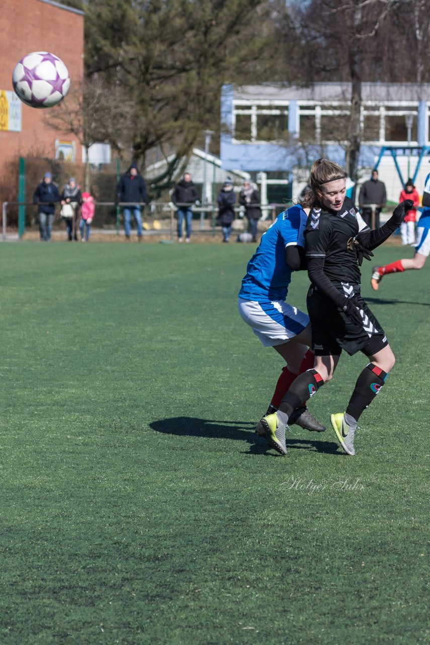 Bild 180 - B-Juniorinnen Halbfinale SVHU - Holstein Kiel : Ergebnis: 3:0